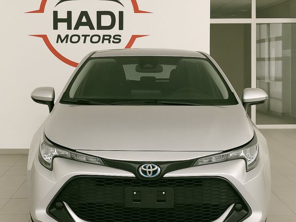 Toyota Corolla Saloon, Petrol Hybrid, 2020, Silver