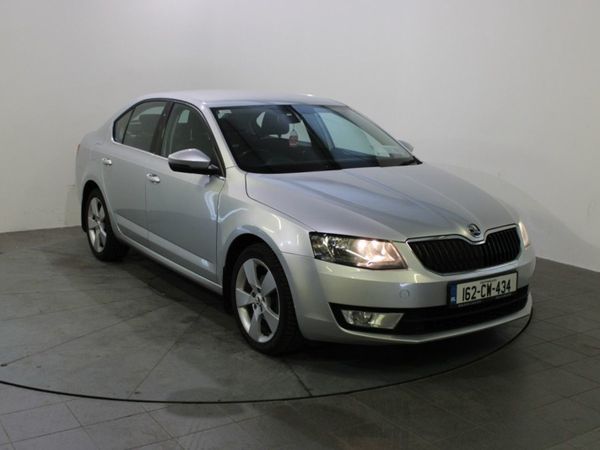 Skoda Octavia Saloon, Diesel, 2016, Silver