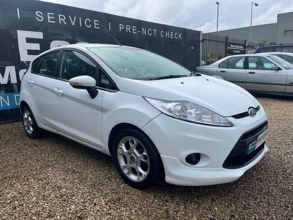 Ford Fiesta Hatchback, Petrol, 2012, White