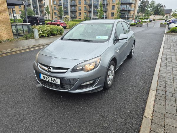 Opel Astra Hatchback, Diesel, 2014, Silver