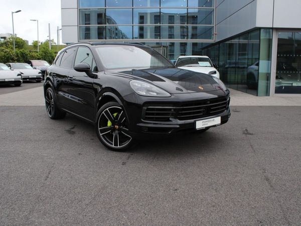 Porsche Cayenne SUV, Petrol Plug-in Hybrid, 2022, Black