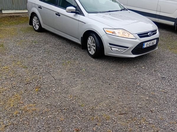 Ford Mondeo Saloon, Diesel, 2012, Silver