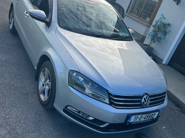 Volkswagen Passat Saloon, Diesel, 2011, Silver
