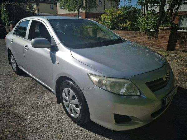 Toyota Corolla Saloon, Petrol, 2010, Silver