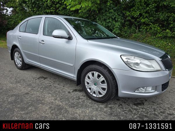 Skoda Octavia Hatchback, Petrol, 2012, Silver