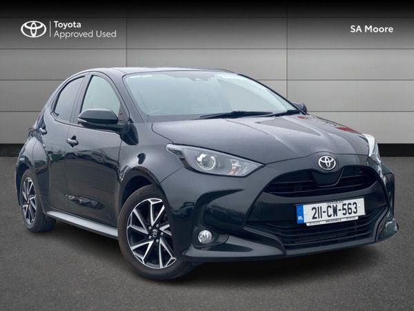 Toyota Yaris Hatchback, Petrol, 2021, Black