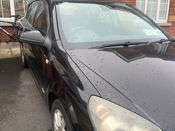 Opel Astra Hatchback, Petrol, 2006, Black