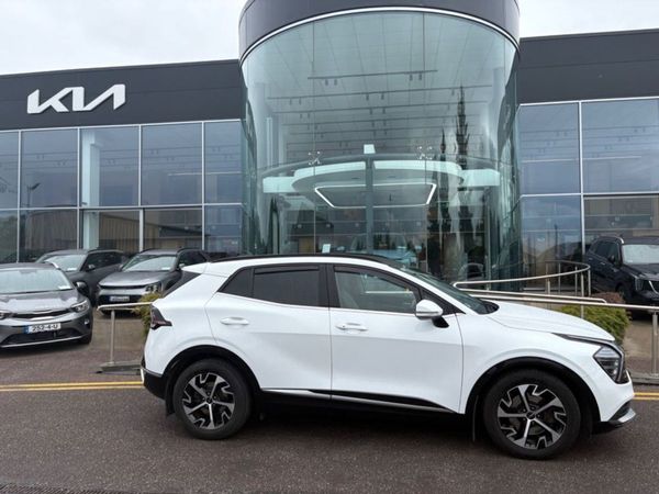Kia Sportage MPV, Diesel, 2022, White