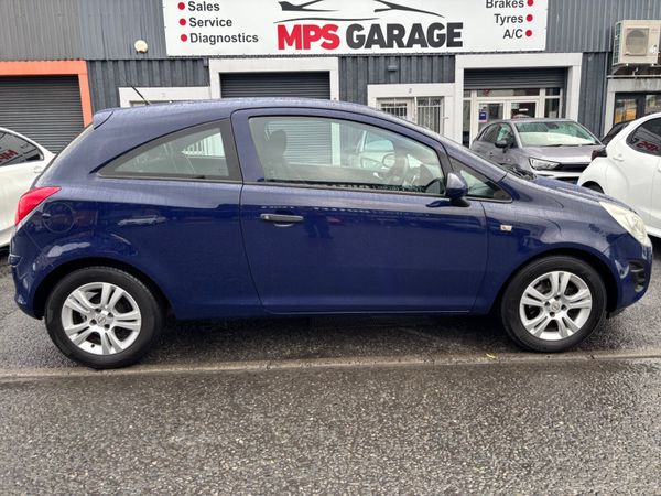 Opel Corsa Hatchback, Petrol, 2014, Blue