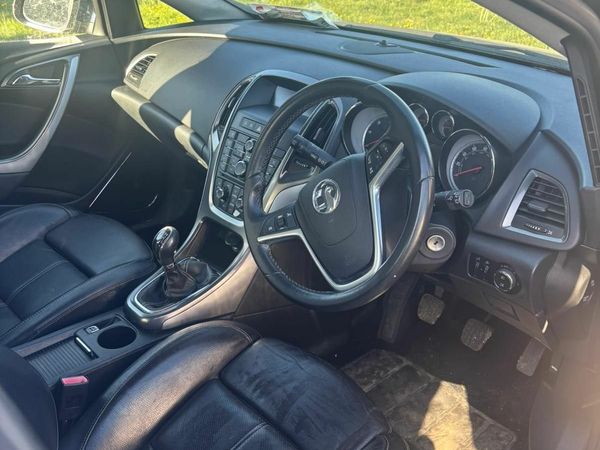 Vauxhall Astra Hatchback, Diesel, 2011, Navy