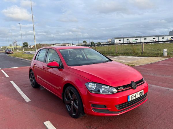 Volkswagen Golf Hatchback, Petrol, 2013, Red