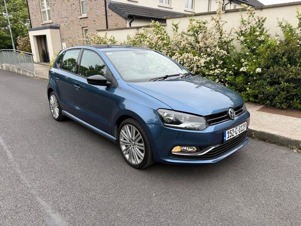 Volkswagen Polo Hatchback, Petrol, 2015, Blue
