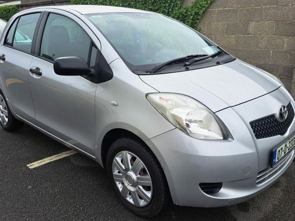 Toyota Yaris Hatchback, Petrol, 2007, Silver