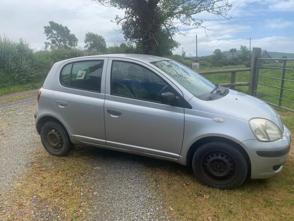 Toyota Yaris Hatchback, Petrol, 2003, Silver