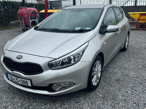 Kia Ceed Hatchback, Petrol, 2015, Silver