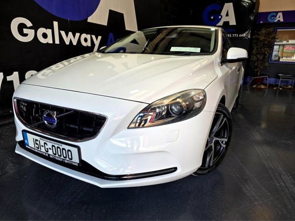Volvo V40 Hatchback, Petrol, 2015, White