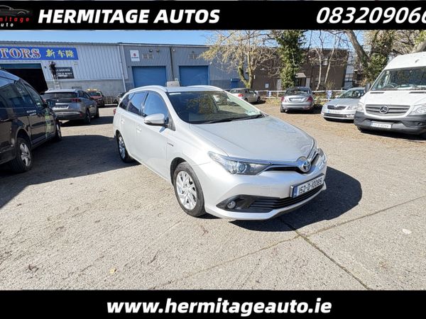 Toyota Auris MPV, Petrol Hybrid, 2015, Silver