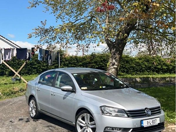 Volkswagen Passat Saloon, Diesel, 2011, Silver