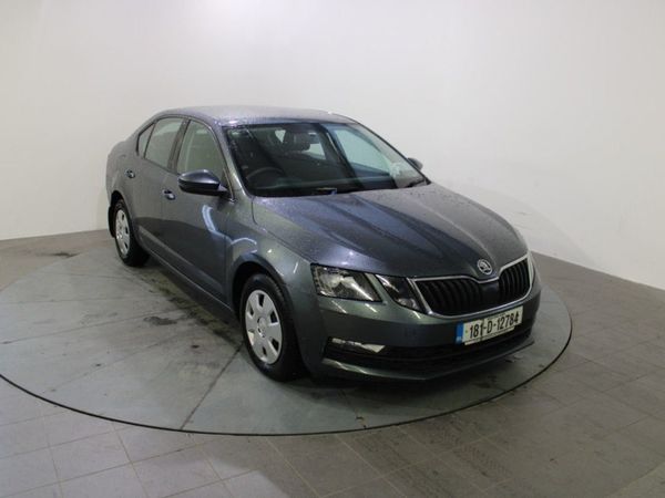 Skoda Octavia Saloon, Diesel, 2018, Grey