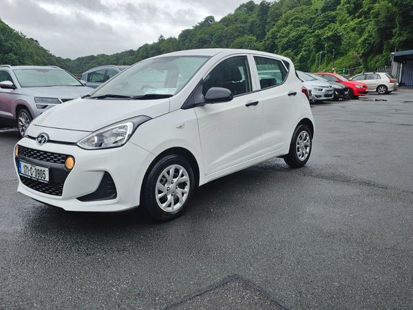 Hyundai i10 Hatchback, Petrol, 2017, White