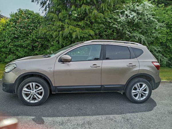 Nissan Qashqai Hatchback, Diesel, 2010, Beige