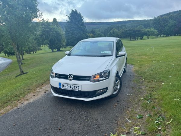 Volkswagen Polo Hatchback, Petrol, 2014, White