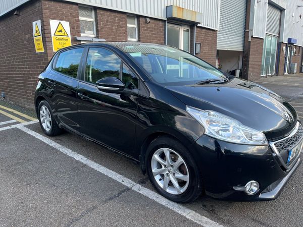 Peugeot 208 Hatchback, Petrol, 2014, Black