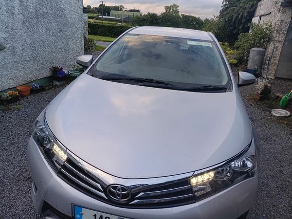 Toyota Corolla Saloon, Diesel, 2014, Silver