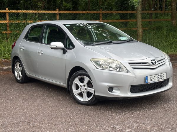 Toyota Auris Hatchback, Petrol, 2012, Silver