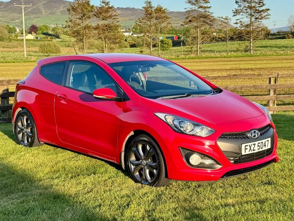 Hyundai i30 Hatchback, Diesel, 2014, Red