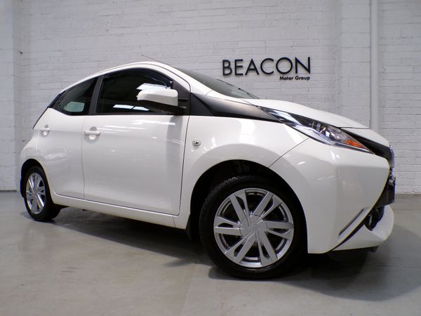 Toyota Aygo Hatchback, Petrol, 2016, White