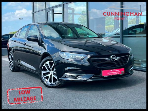 Opel Insignia Hatchback, Diesel, 2020, Black
