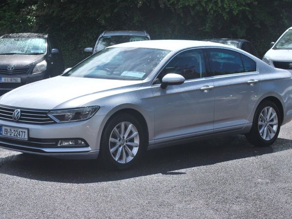 Volkswagen Passat Saloon, Diesel, 2019, Grey