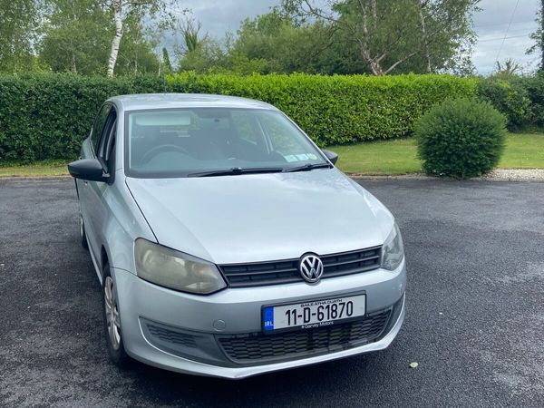 Volkswagen Polo Hatchback, Petrol, 2011, Silver