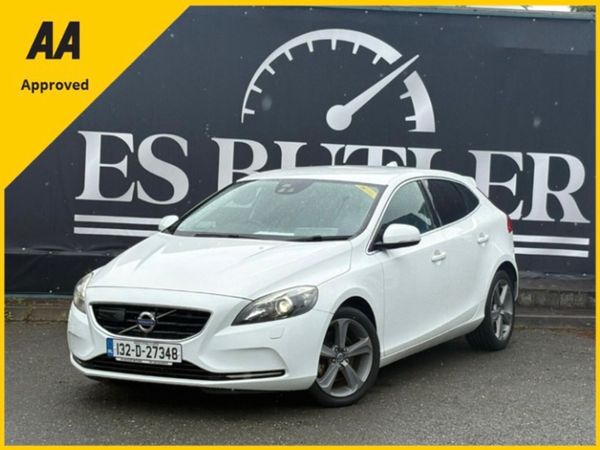 Volvo V40 Hatchback, Petrol, 2013, White
