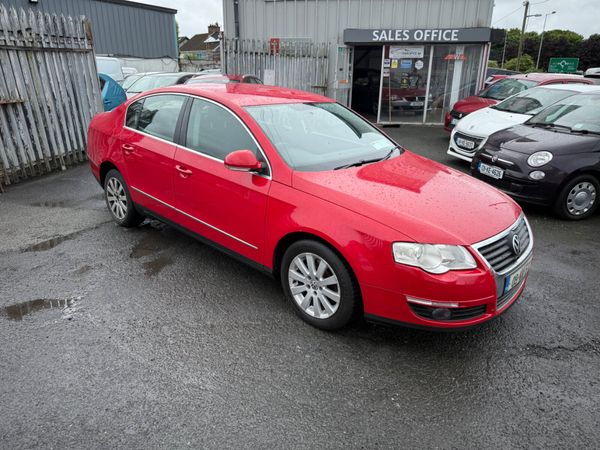 Volkswagen Passat Saloon, Petrol, 2009, Red