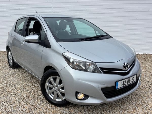 Toyota Yaris Hatchback, Petrol, 2014, Silver