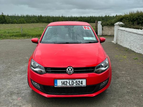 Volkswagen Polo Hatchback, Petrol, 2014, Red