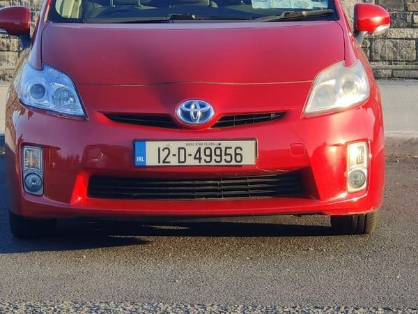 Toyota Prius Hatchback, Petrol Hybrid, 2012, Red