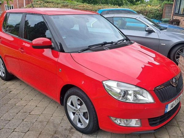 Skoda Fabia Hatchback, Diesel, 2014, Red