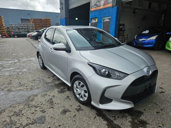 Toyota Yaris Hatchback, Petrol, 2021, Silver