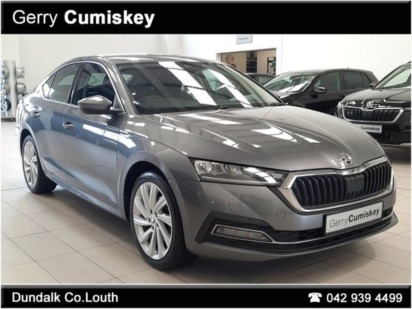 Skoda Octavia Saloon, Diesel, 2022, Grey