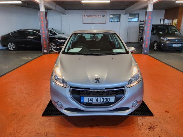 Peugeot 208 Hatchback, Petrol, 2014, Grey