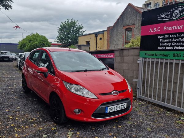 Ford Fiesta Hatchback, Petrol, 2009, Red