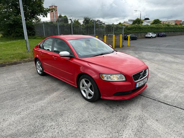 Volvo S40 Saloon, Diesel, 2009, Red