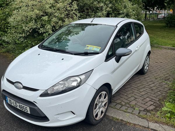 Ford Fiesta Hatchback, Petrol, 2010, White