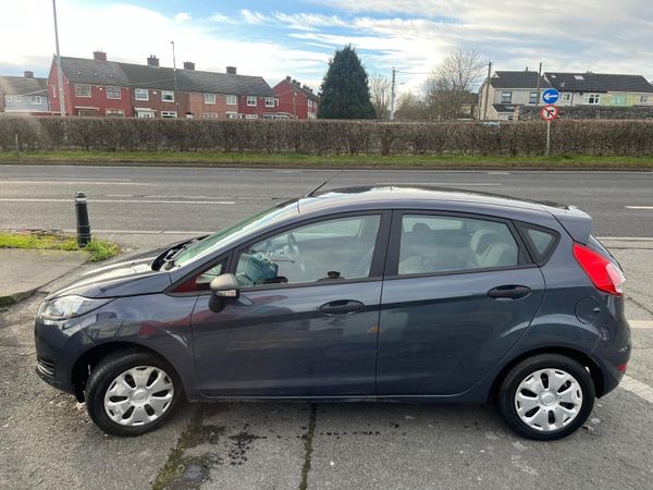 Ford Fiesta Hatchback, Petrol, 2013, Blue