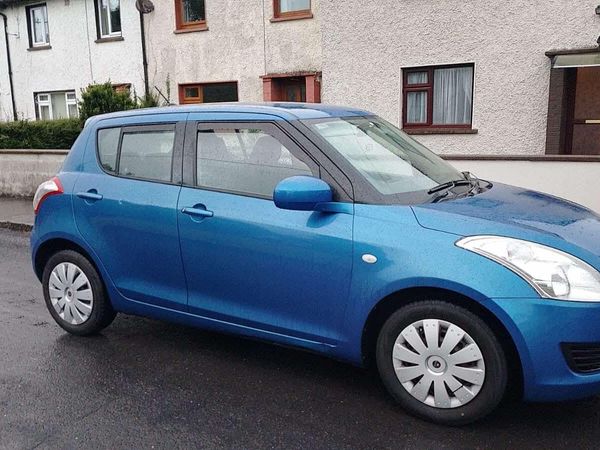 Suzuki Swift Hatchback, Petrol, 2012, Blue