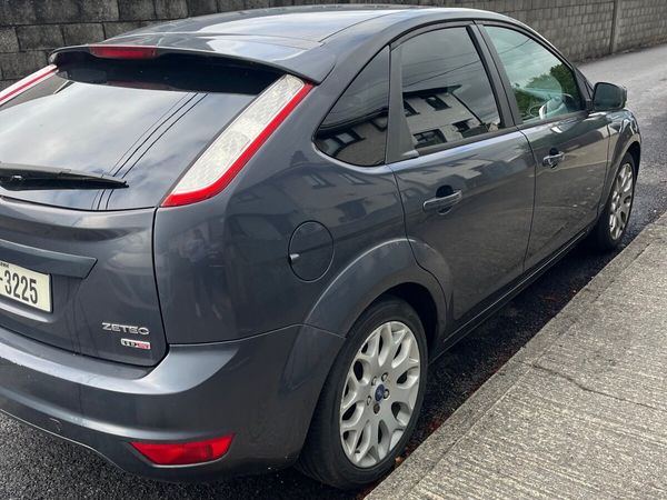 Ford Focus Hatchback, Diesel, 2011, Grey