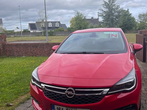 Opel Astra Hatchback, Diesel, 2016, Red
